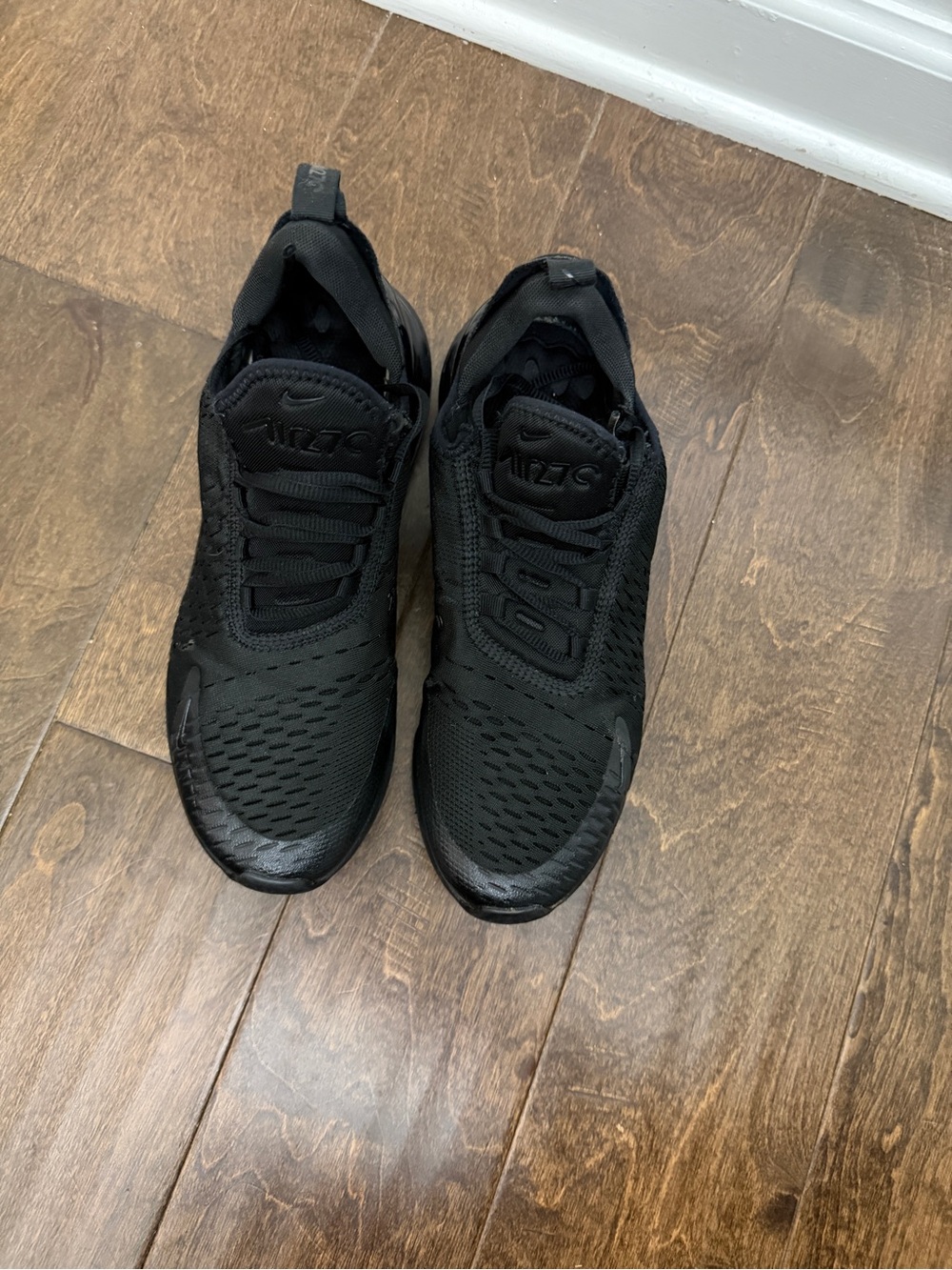 Nike Men's All-Black Lightweight Running Sneakers